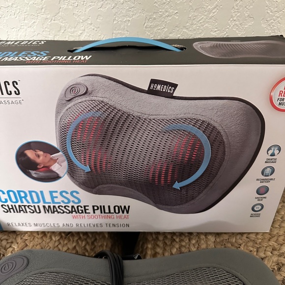 Homedics Other - HoMedics Cordless Shiatsu Massage Pillow w/ Heat – Rechargeable